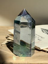 【MOMOMOON】レインボーオーラクリスタル（水晶）ポイント  C | 天然石・鉱石・パワーストーン