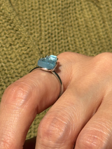 【MOMOMOON】スイスブルートパーズ ラフカットリング：フリーサイズ| 天然石・鉱石・パワーストーン