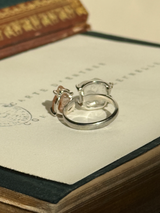 【MOMOMOON】ルチルクォーツ ラフカットリング：フリーサイズ約9〜13号程度 | 天然石・鉱石・パワーストーン