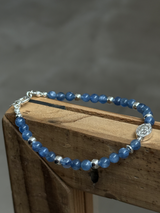 Silver925×天然石｜カイヤナイト マリア様 ブレスレット（Reeplushハンドメイド）