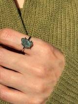 【MOMOMOON】エメラルド ラフカットリング：13号 | 天然石・鉱石・パワーストーン