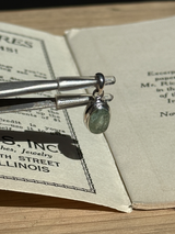 【MOMOMOON】インド産グリーンカイヤナイト ペンダントトップ  | 天然石・鉱石・パワーストーン