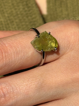 【MOMOMOON】スフェーン ラフカットリング：13号 | 天然石・鉱石・パワーストーン