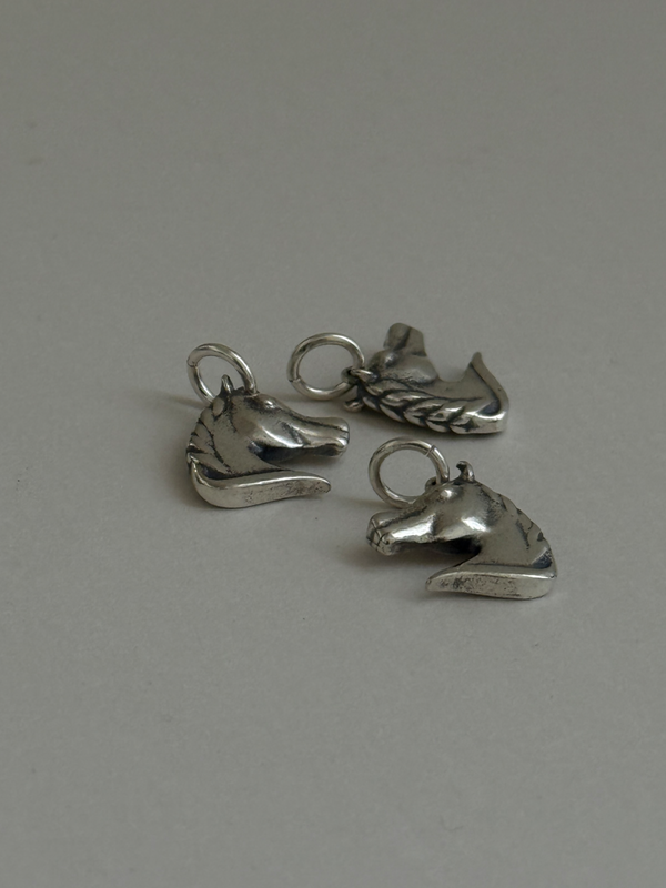 horse Pendant top