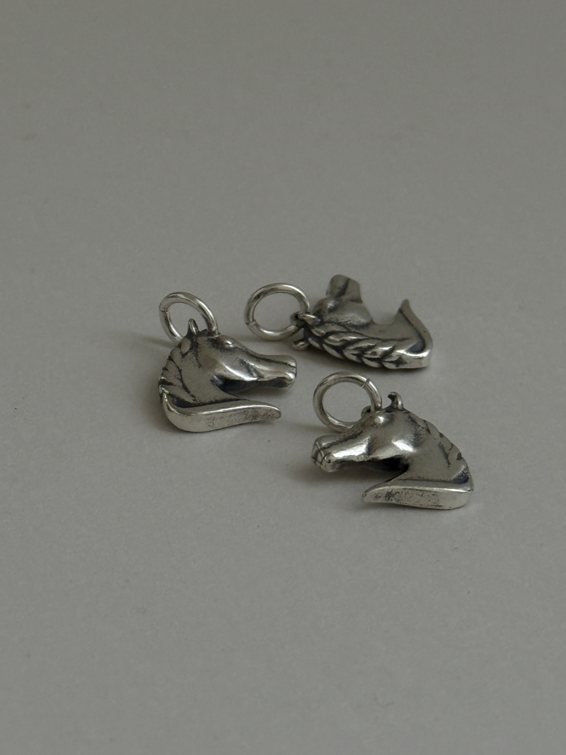 horse Pendant top