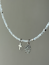 Silver925×天然石｜6月誕生石 ムーンストーン ミニチャーム ネックレス 41cmまたは41cm+アジャスター4.5cm（Reeplushハンドメイド）