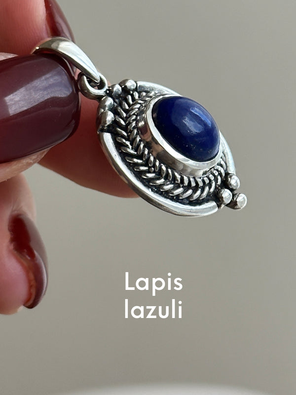 【MOMOMOON】stone pendant top 27mm/Lapis lazuli【ラスト1点】