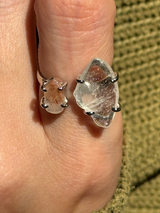 【MOMOMOON】ルチルクォーツ ラフカットリング：フリーサイズ約12〜15号程度 | 天然石・鉱石・パワーストーン