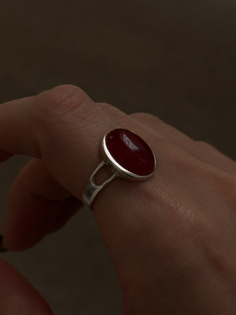Big Oval Red Onyx Ring/約10号〜15号