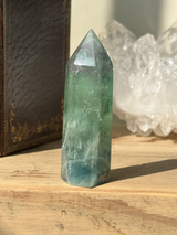 【MOMOMOON】エンジェルフェザーフローライト タワー |fluorite|天然石・鉱石・パワーストーン【SC081-2】