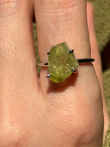 【MOMOMOON】スフェーン ラフカットリング：13号 | 天然石・鉱石・パワーストーン