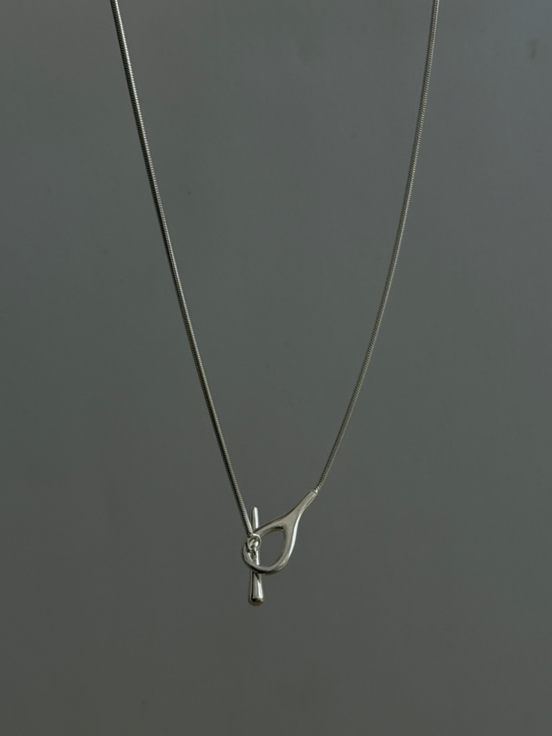 Toggle Clasp Snakechain Necklace