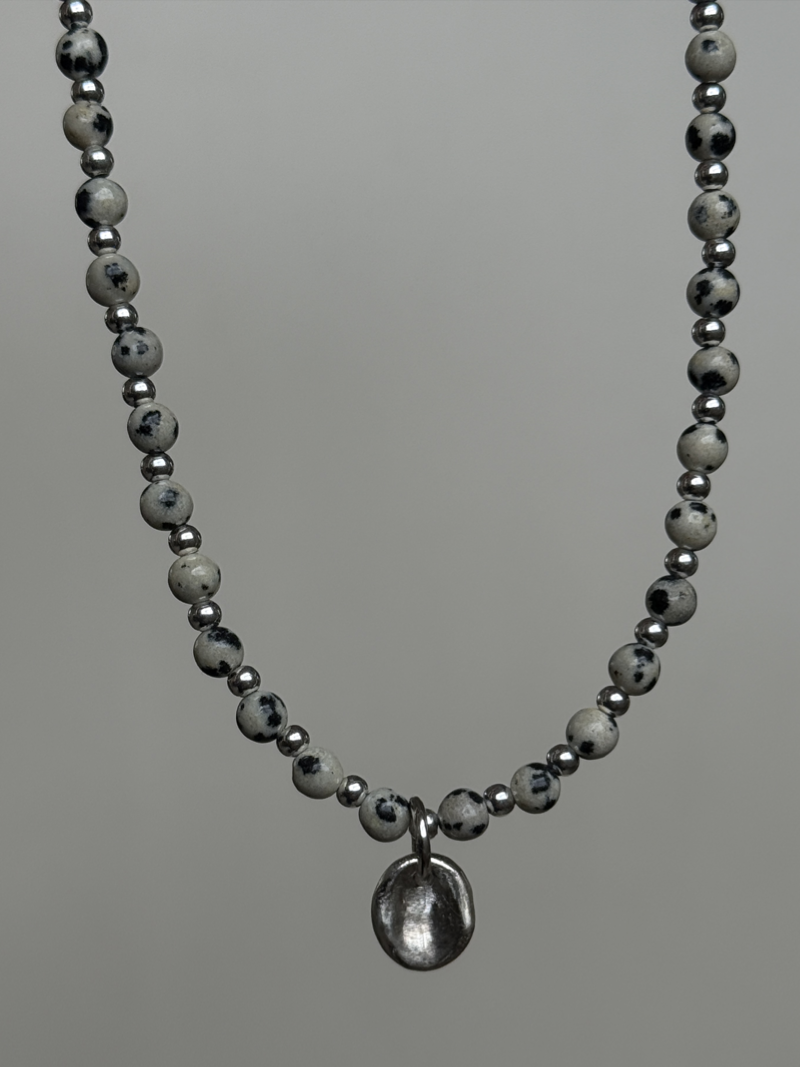 Silver925×天然石｜ダルメシアンジャスパー チョーカーネックレス 36cm〜41cm（Reeplushハンドメイド）