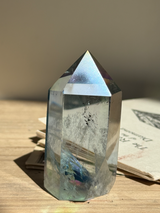 【MOMOMOON】レインボーオーラクリスタル（水晶）ポイント  B | 天然石・鉱石・パワーストーン