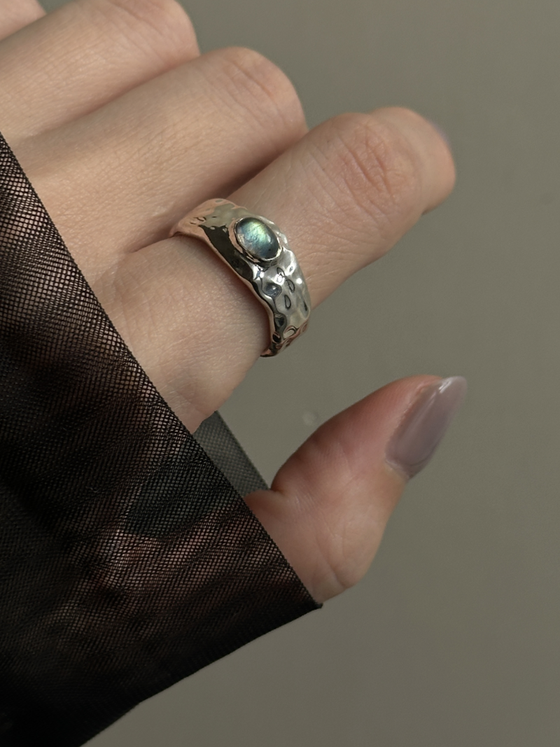 Labradorite bumpy Ring