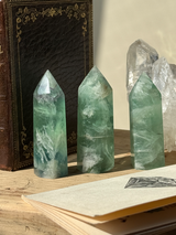 【MOMOMOON】エンジェルフェザーフローライト タワー |fluorite|天然石・鉱石・パワーストーン【SC081-2】