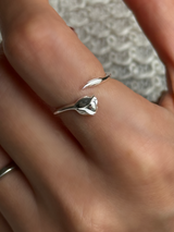 フリーサイズ 一輪のバラリング 10号〜16号程度調整可能| silver925 | Rose