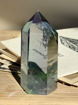 【MOMOMOON】レインボーオーラクリスタル（水晶）ポイント  C | 天然石・鉱石・パワーストーン