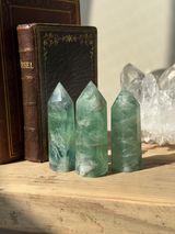 【MOMOMOON】エンジェルフェザーフローライト タワー |fluorite|天然石・鉱石・パワーストーン【SC081-2】