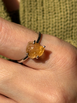 【MOMOMOON】インペリアルトパーズ ラフカットリング：13.5号 | 天然石・鉱石・パワーストーン