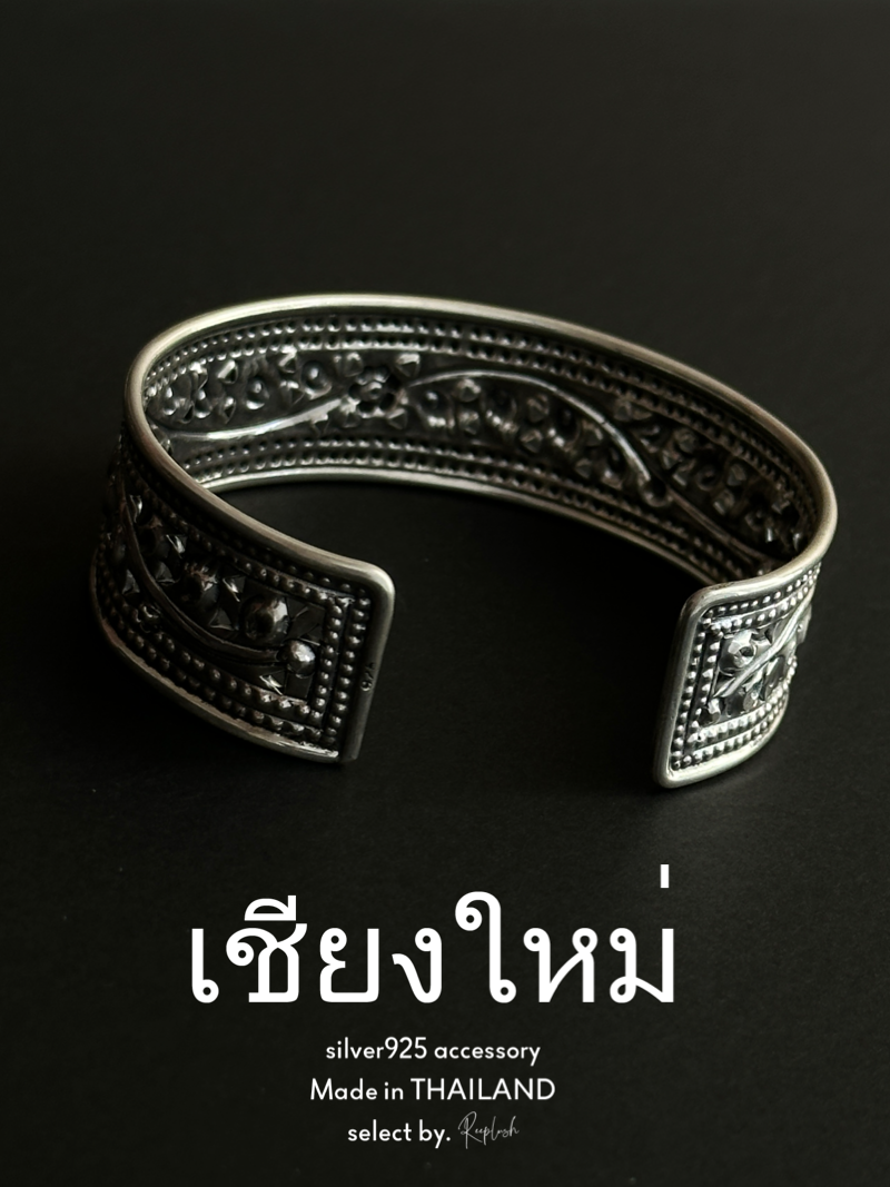 【Chiengmai silver】Embosser cuff bangle/1点もの【made in THAILAND 】