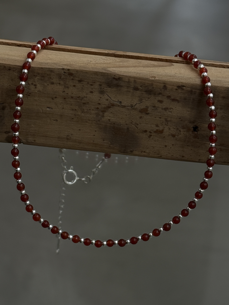 Silver925×天然石｜レッドオニキスチョーカー ネックレス37.5cm〜41.5cm（Reeplushハンドメイド）チャーム追加可能