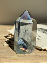 【MOMOMOON】レインボーオーラクリスタル（水晶）ポイント  B | 天然石・鉱石・パワーストーン