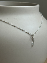 skinny Feather charm | 17.5 mm