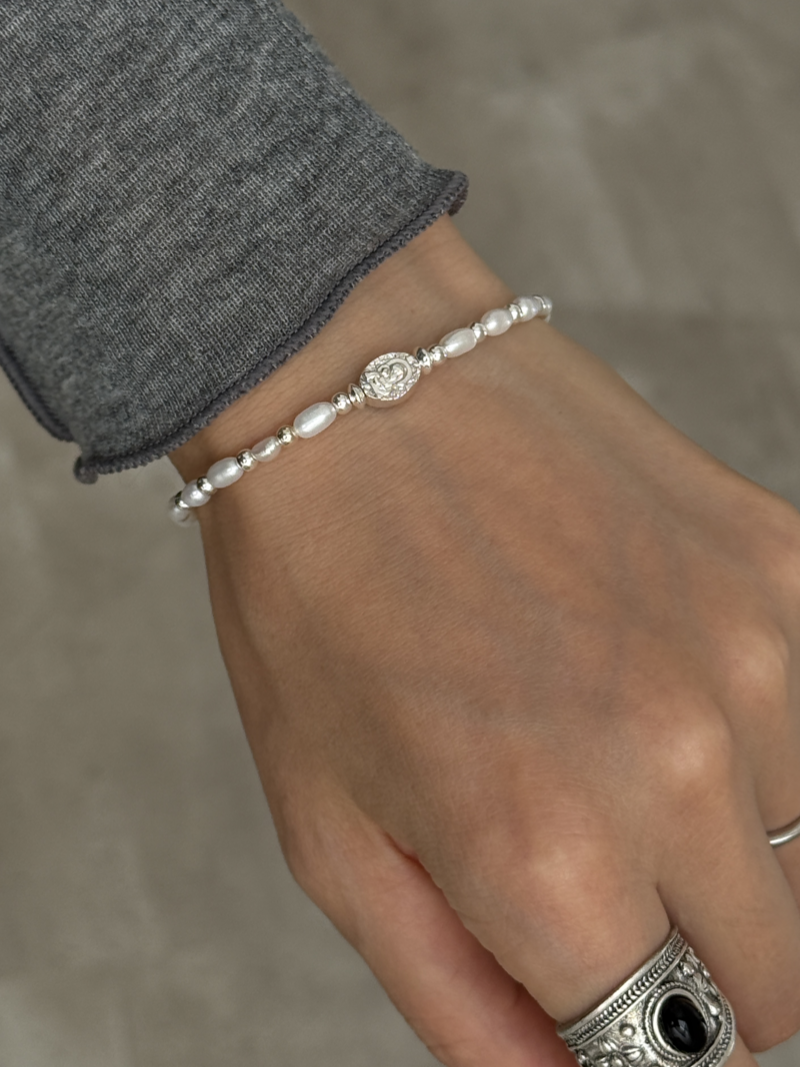 Silver925×天然石｜6月誕生石 バロックパール メダイブレスレット（Reeplushハンドメイド）