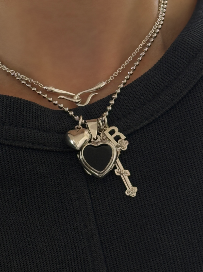 裏面刻印【お好きな刻印お入れします】Black Heart  Locket pendant 燻加工仕上げ・軽量